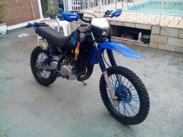 Yamaha DT 200 R - R$ 2.600,00, Moto para trilha; documentos…